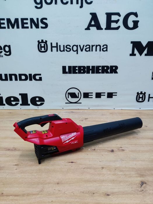 Акумуляторна повітродувка, бловер MILWAUKEE FUEL 2724-20. США, Штати.