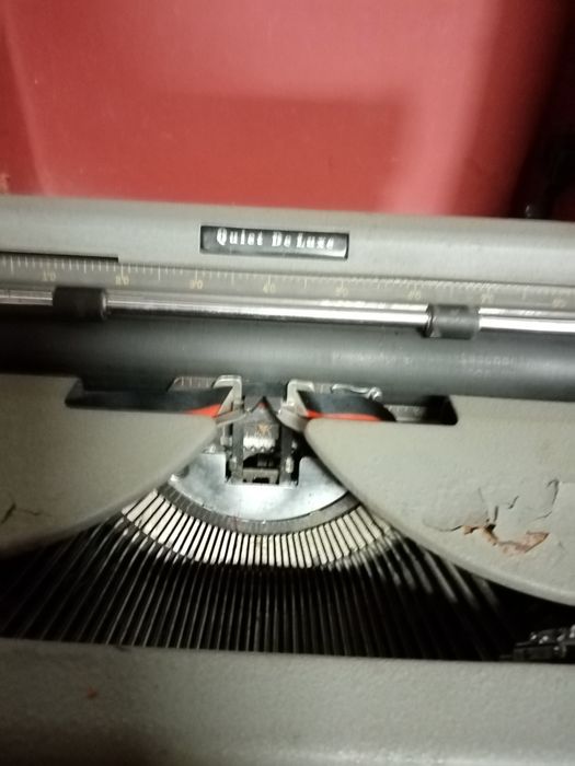 Máquina de escrever royal quiet de luxe  1950