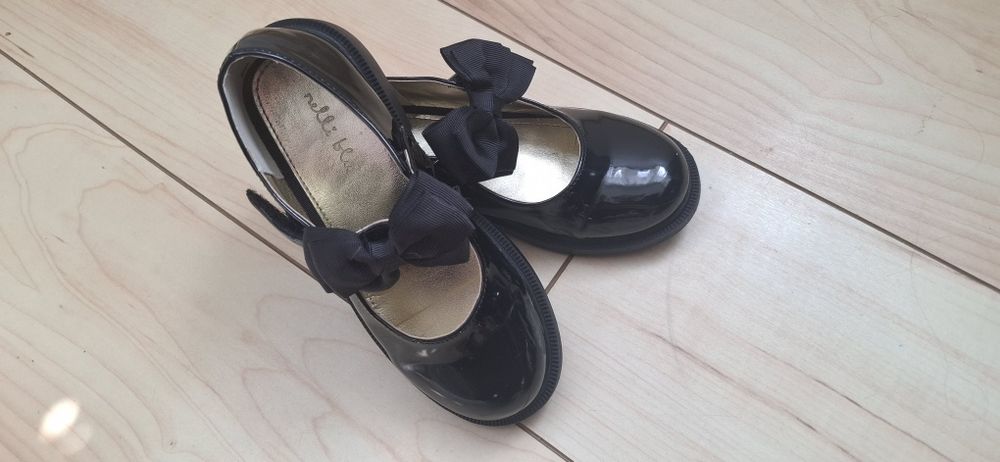 Stylowe buty na apel dla dziewczynki!