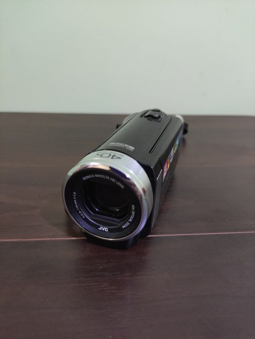 Видеокамера JVC GZ-E205BE