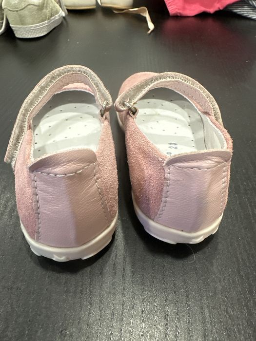 Sapatinhos de camurça e pele