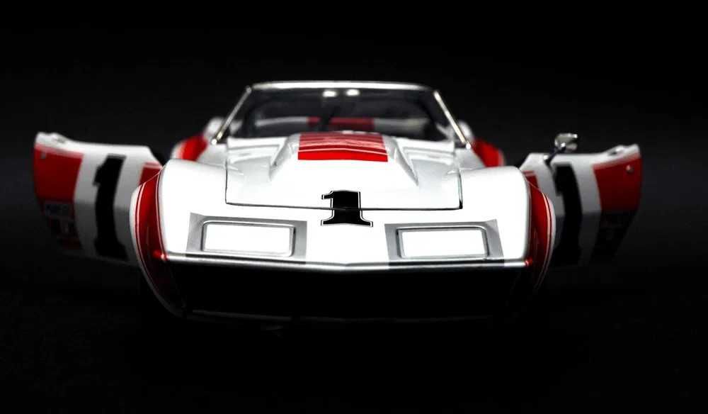 Corvette L88 #1 Tony DeLorenzo 1969 Carousel1 1:18