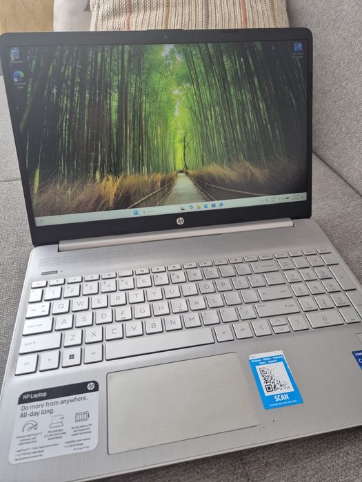 Wydajny laptop HP 15 i7 256GB 8GB RAM WINDOWS 11