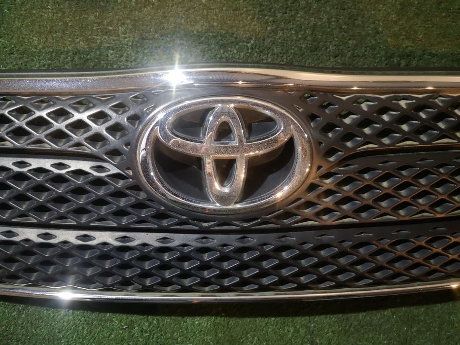 Toyota Corolla E12 atrapa gril