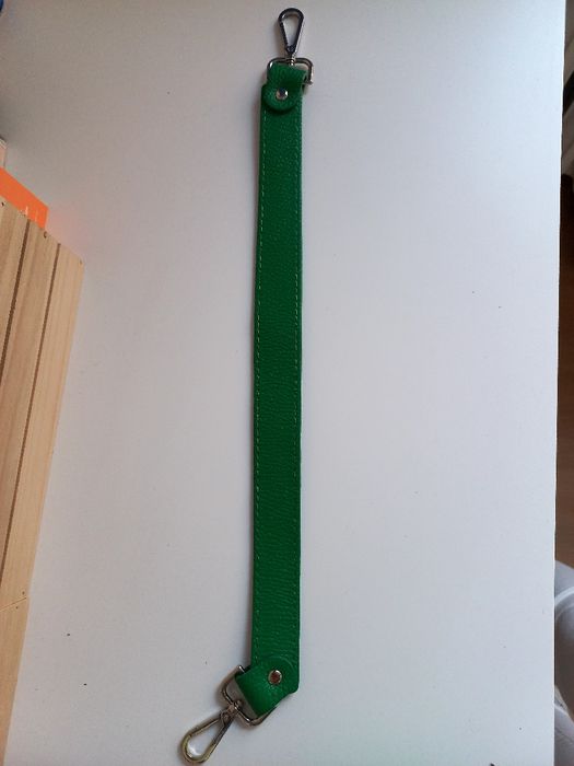 Zielony pasek do torebki
