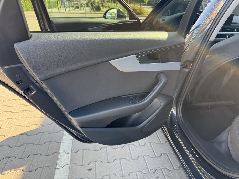 Audi A4 2019 VIN WAUZZZF47KA079169 фото оголошення 11 з 24