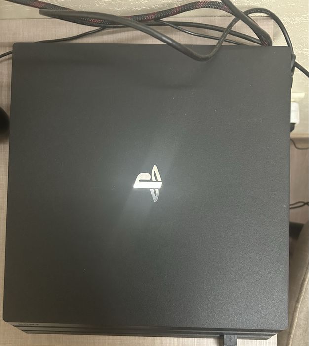 Playstation 4 pro 1 tb