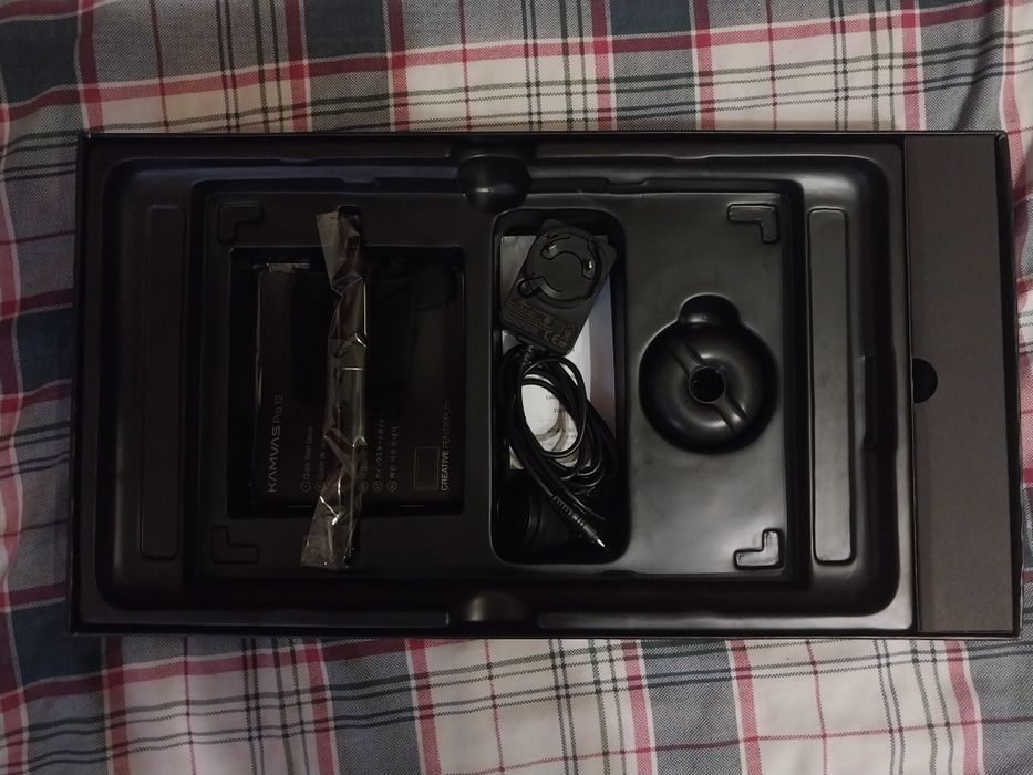 Графічний планшет / монітор HUION KAMVAS 12 Pro