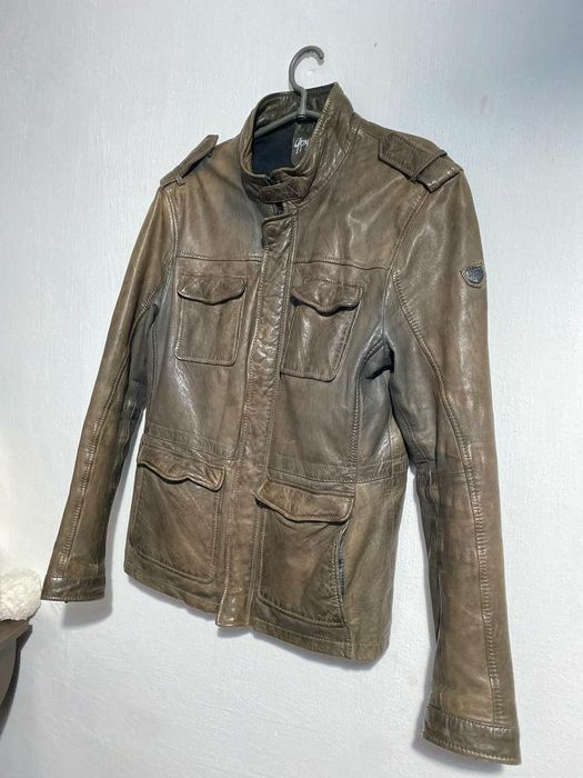 Шкіряна куртка в хорошому стані