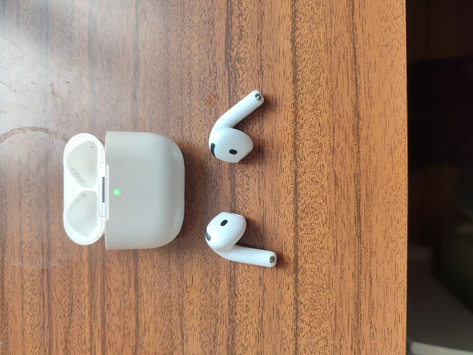 Airpods pro segunda geração, brancos, preço negociável!