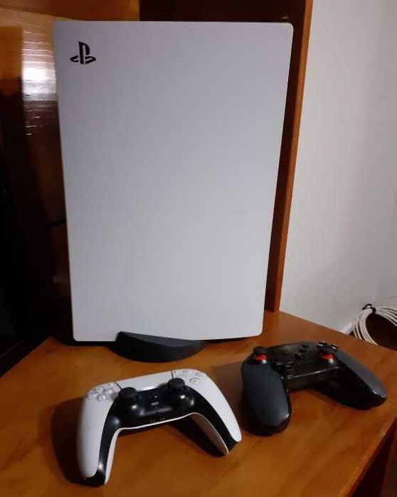 PlayStation 5 com leitor , 2 comandos e 5 jogos
