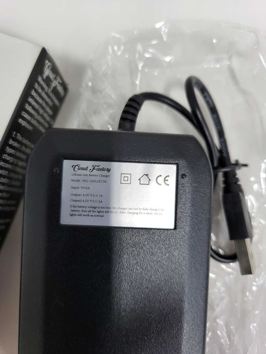Ładowarka Cloud Factory CF-USB-2CH do akumulatorków e papierosów
