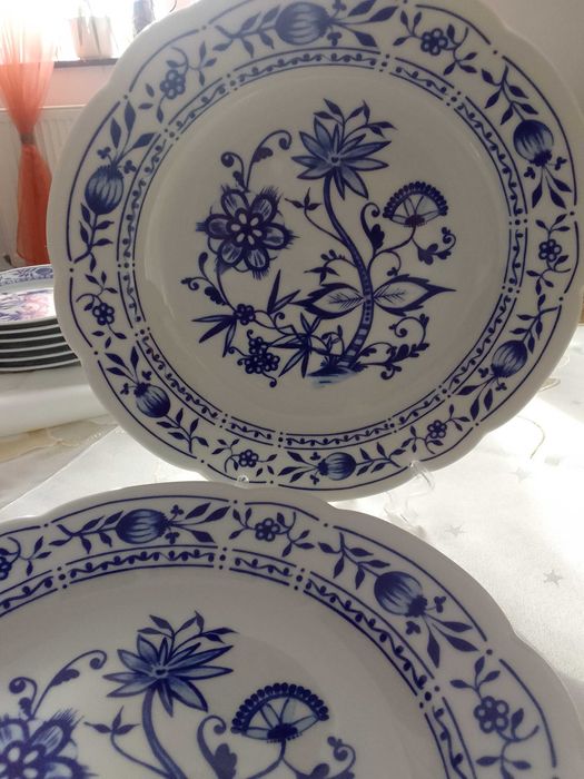 Вінтажна порцелянова тарілка "синя цибуля" глибока. KAHLA. GDR.