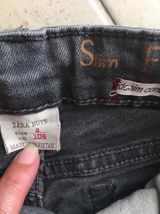 1 par de calças Zara 4/5 anos