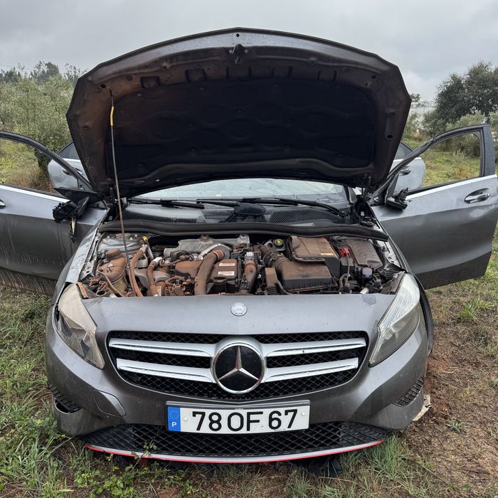 Mercedes-Benz CLA 180 CDI | 2012 | Diesel | Manual | 259.000 km | Acidentado