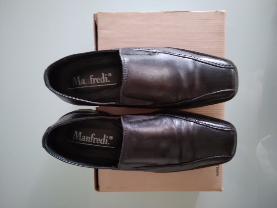 Sapatos pretos para homem