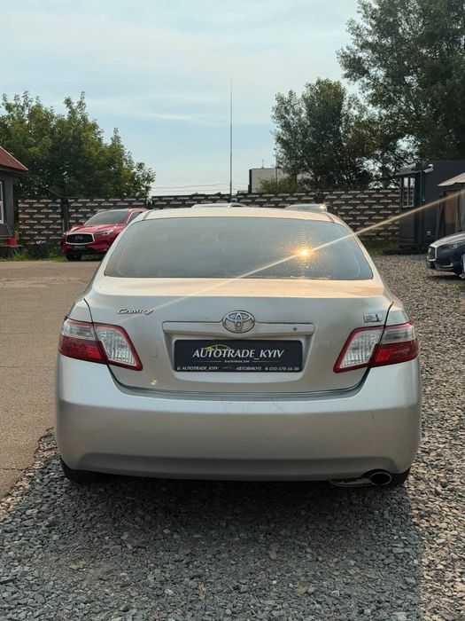 Toyota Camry Hybrid