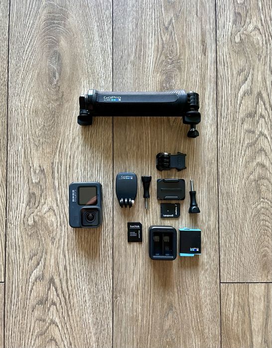GoPro Hero 9 Black – stan bardzo dobry, 2 baterie, podwójna ładowarka,  opaska na głowę, kijek 3-Way, etui