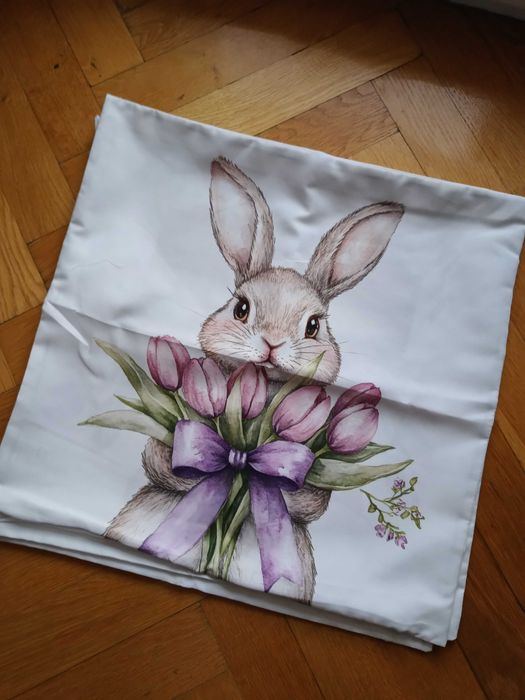 Poszewki 45 cm na 45 cm motyw wielkan za 2szt