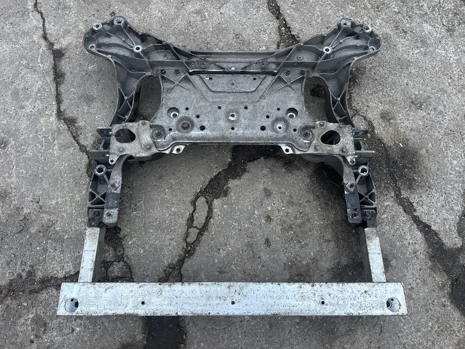 Belka wózek sanki przod Nissan 370z