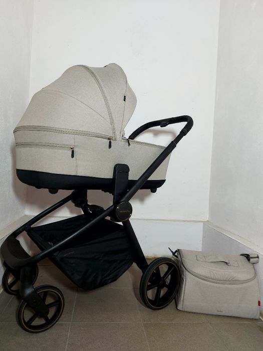 Коляска CARRELLO EPICA 2025 надлегка с термолюлькою