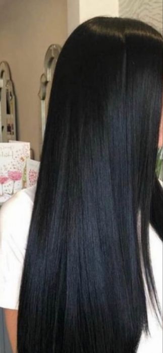 Mega hair em cápsula de queratina.
