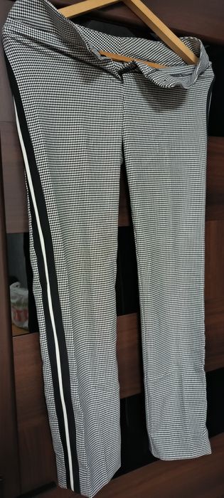 Жіночий брючний костюм