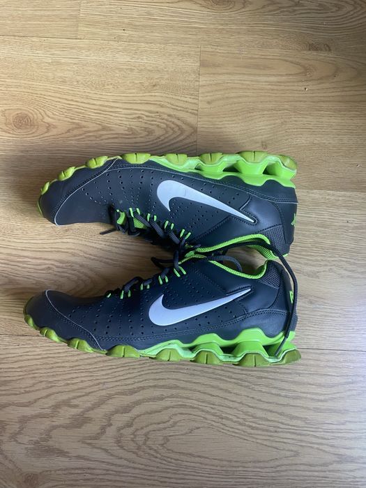 Tenis nike em otimo estado tamanho 43