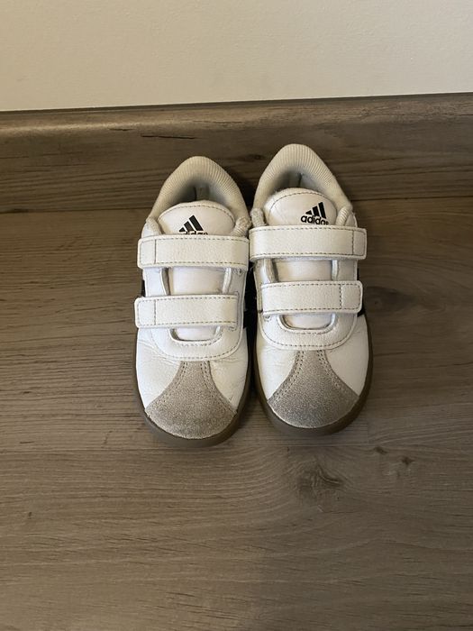 Tenis adidas tamanho 26