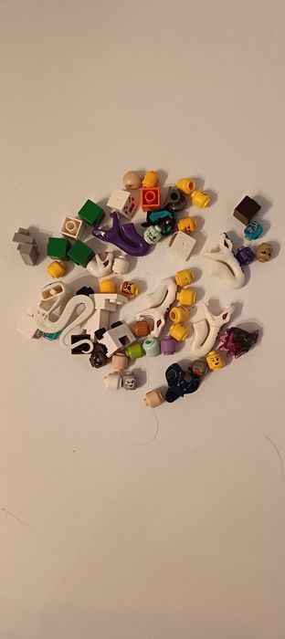 Elementy figurek LEGO duża ilość okazja