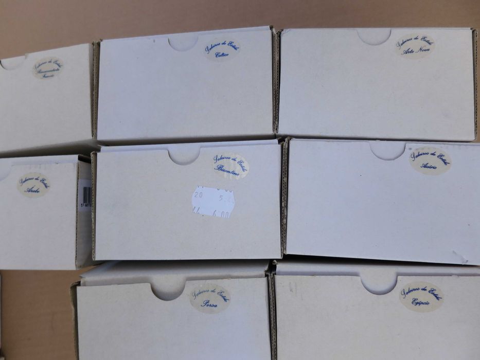 Saleiros de estilo porcelanas Conventual loiça jornal 24 Horas