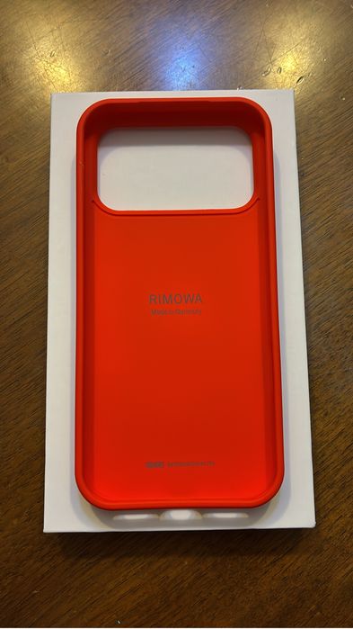 Capa iphone 17 pro max vermelha