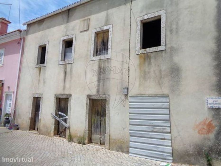 Prédio  para venda — Azueira E Sobral Da Abelheira, Lisboa