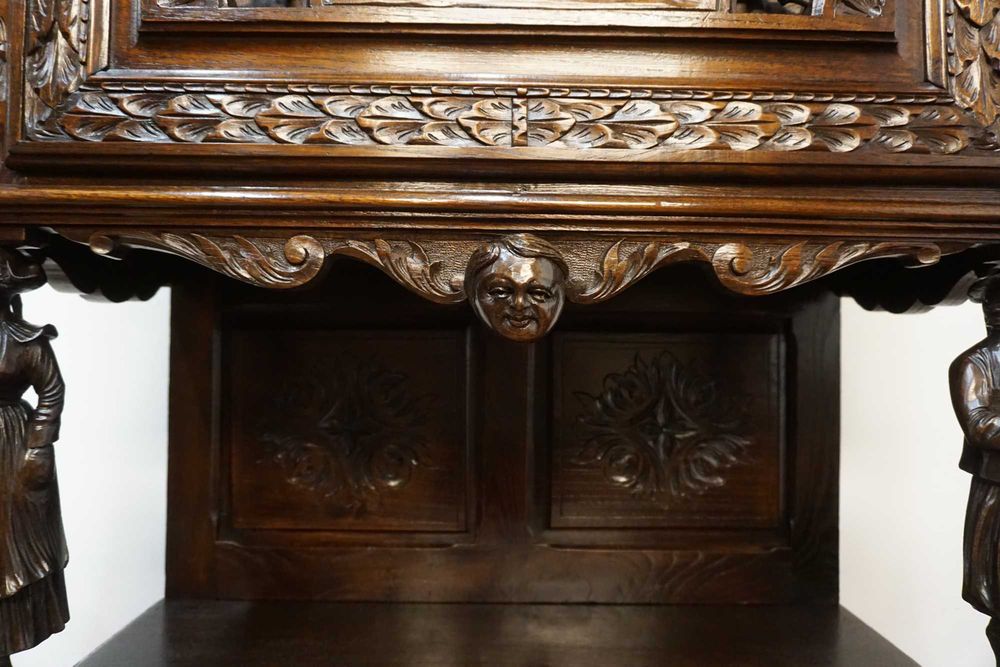 Luksusowy Kredens Bretoński – Zgrabny, Unikatowy Mebel Premium