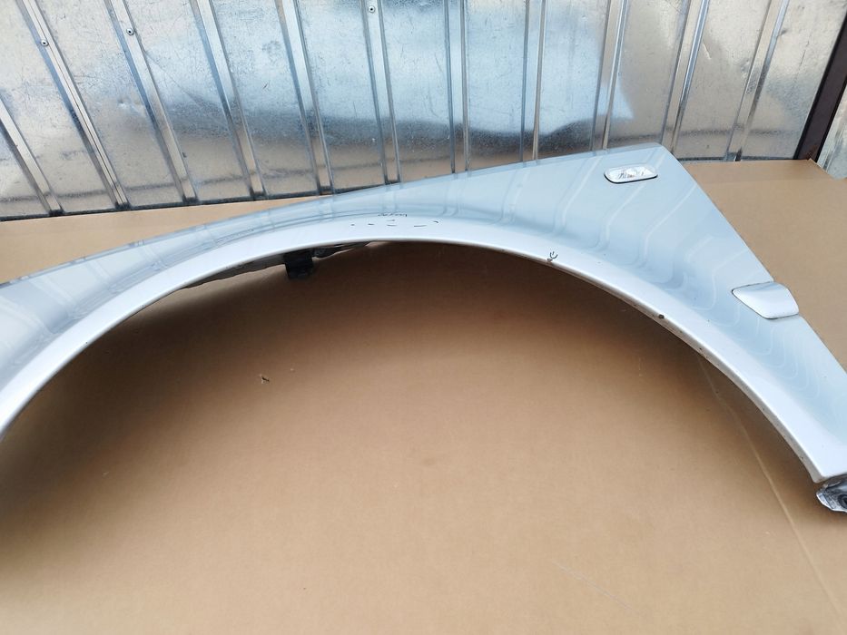 blotnik lewy przod audi a4 b7 cabrio 2004-2008 kolor ly7w