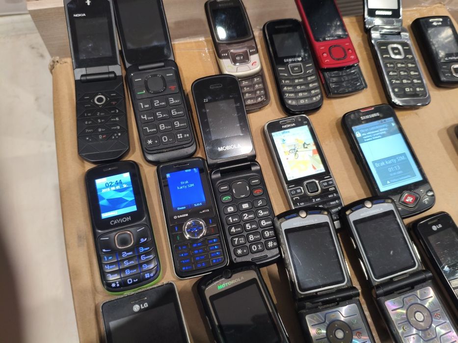 kolekcja telefonów