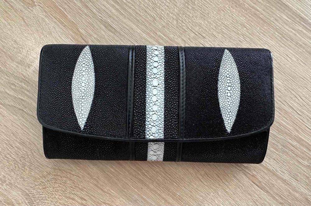 Гаманець жіночий із натуральноі шкіри ската Тайланд чорний червоний