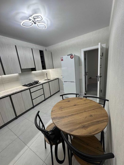 Продаж 2 к квартири новобудова якісний ремонт меблі техніка