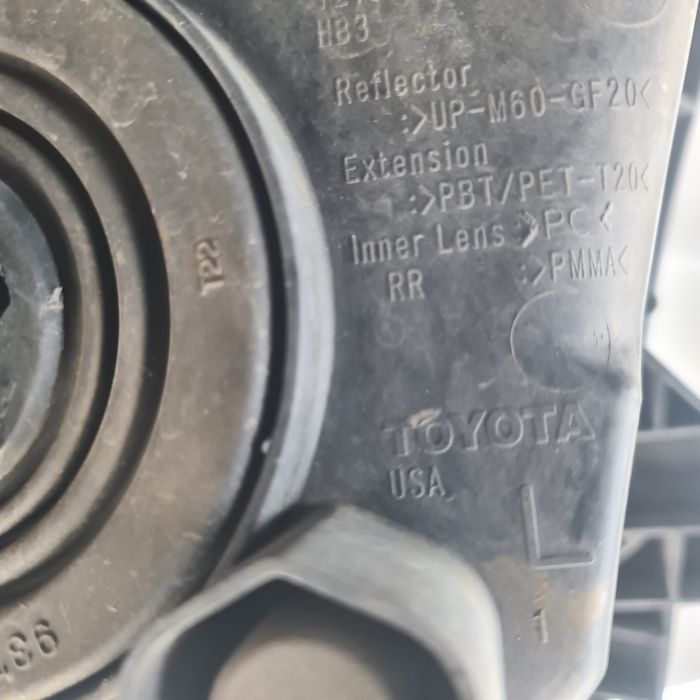 Продам комплект фар Toyota Sequoia, Tundra