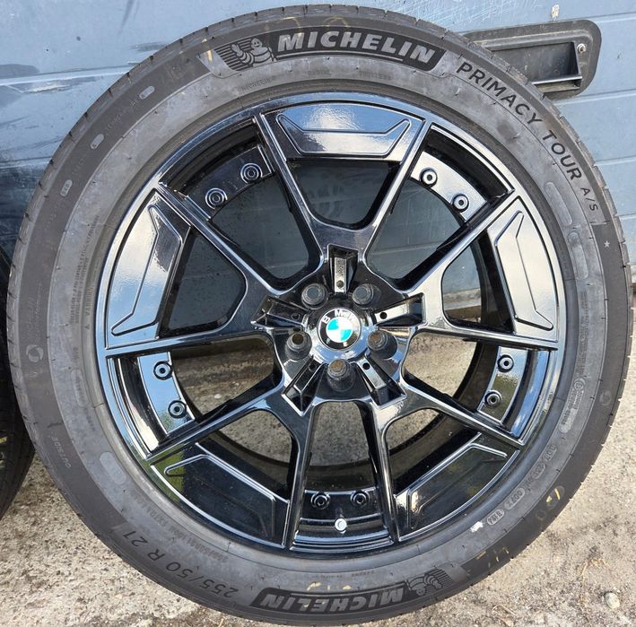 Felgi z oponami letnimi BMW  IX I20  9x21 ET35 5x112