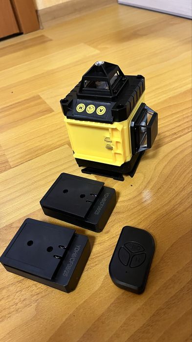 Нівелір лазерний в кейсі