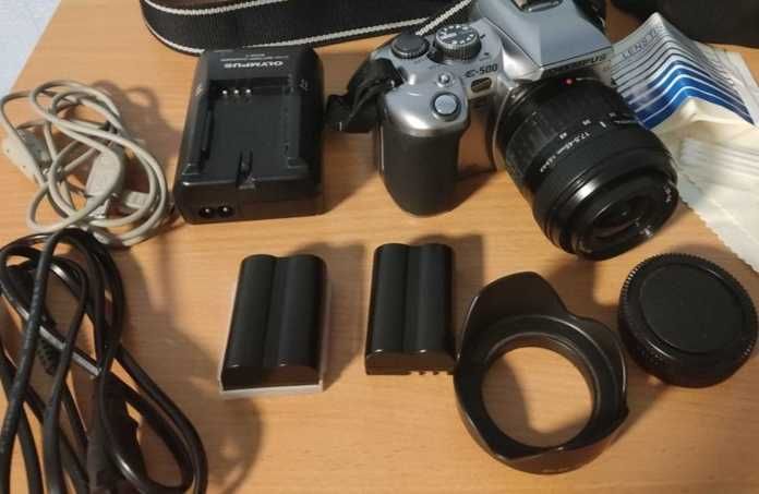 Фотоаппарат зеркальный Olympus e-500+ зарядка оригинал+ 2 батареї