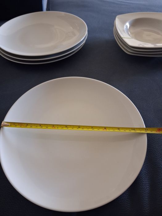 Conjunto de 4 pratos ladeiros e 4 sopeiros