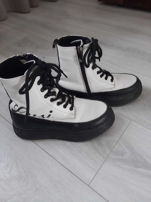 Зимові черевики для дівчинки