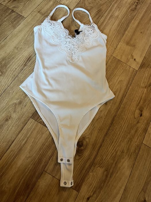 Новий обсолютно боді в рубчик з мереживом