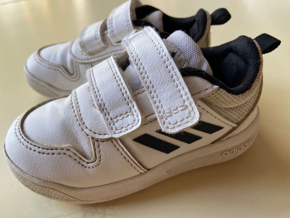 Черевички шкіряні кросівки Adidas 23 розмір 14 см устілка