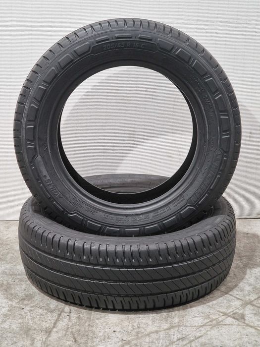 2 Pneus 205/65R16C MICHELIN Semi Novos