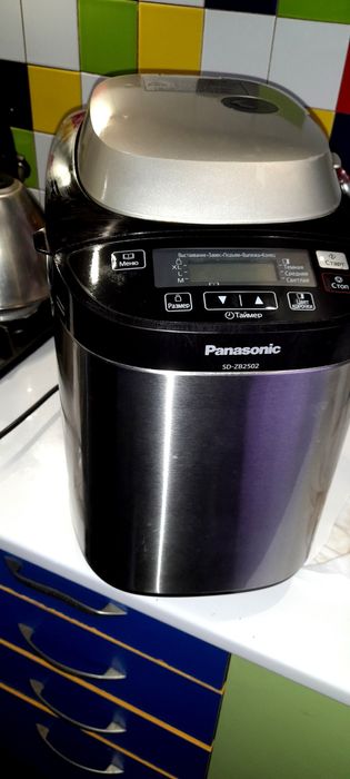 Хлебопечка  Panasonic SD-ZB2502, б у, рабрчая.