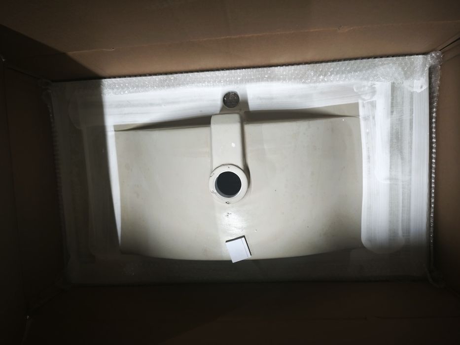 Lavatório cerâmico novo embalado
