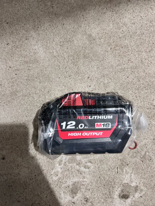 MILWAUKEE akumulatory  8ah 12ah 5ah  NOWE